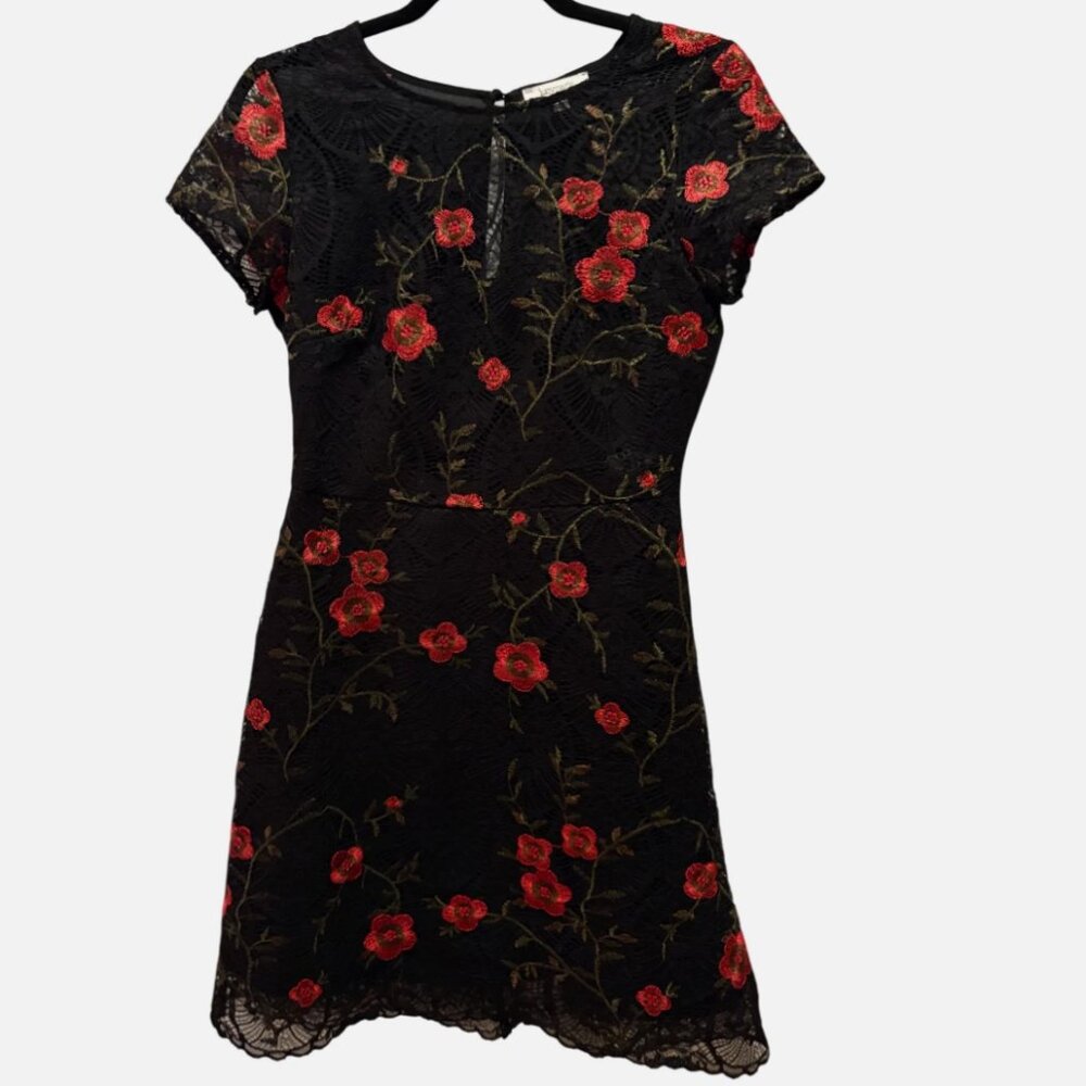 Lucy Paris Amanda Floral embroidered dress: Size USA Small / European 38